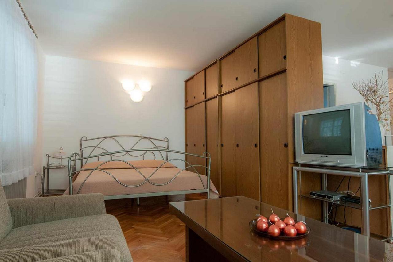 Amazing Seaview Apartment With A Balcony Near The Beach - Kneza Trpimira I Zadar Exterior foto