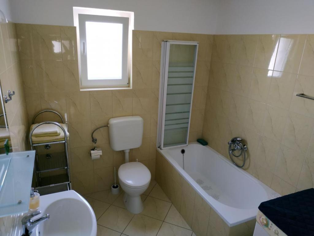 Amazing Seaview Apartment With A Balcony Near The Beach - Kneza Trpimira I Zadar Exterior foto