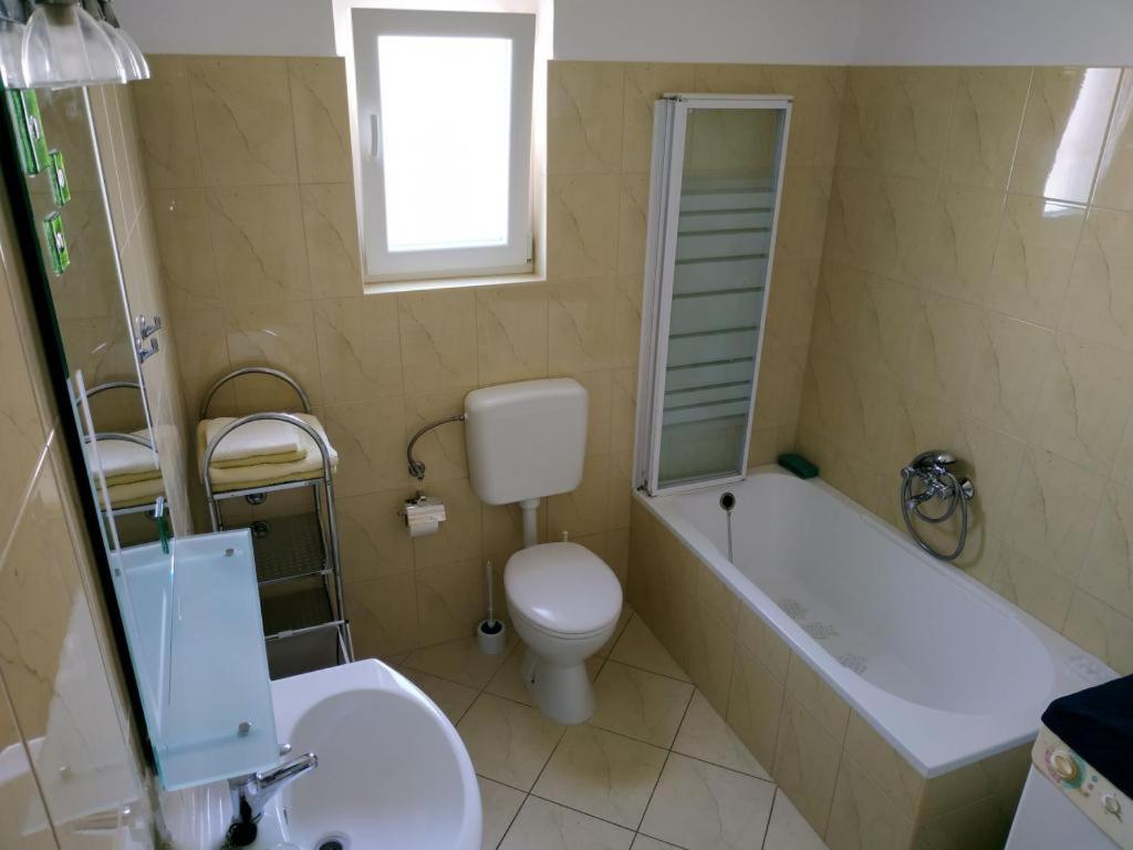 Amazing Seaview Apartment With A Balcony Near The Beach - Kneza Trpimira I Zadar Exterior foto