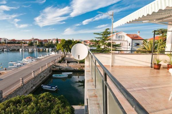 Amazing Seaview Apartment With A Balcony Near The Beach - Kneza Trpimira I Zadar Exterior foto